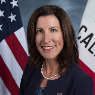 Cottie Petrie-Norris headshot