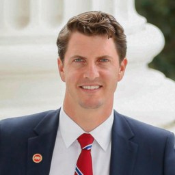 Headshot of Henry Stern
