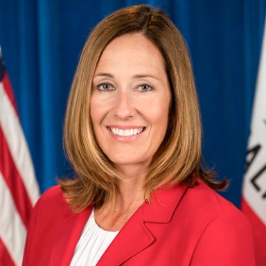 Jacqui Irwin headshot