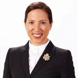 Eleni Kounalakis headshot